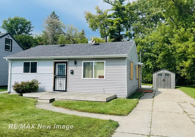 Photo 1 of Single family home for sale at 2323 Hartsuff St, Saginaw, MI 48601 | MLS# 61050220782 | Listing updated on 2026-09-14