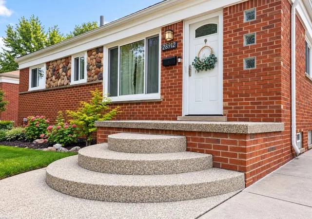 Photo 1 of Sale Pending at 28912 Joan St, Saint Clair Shores, MI 48081 | MLS# 58050220783 | Listing updated on 2026-09-08