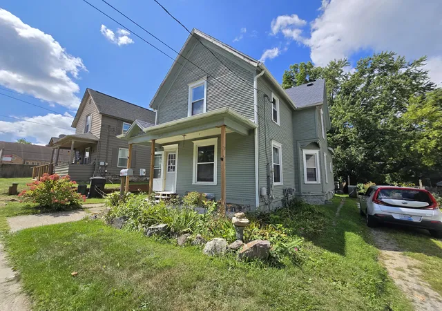 Photo 1 of Single family home for sale at 502 S Elm Ave, Jackson, MI 49203 | MLS# 55026047029 | Listing updated on 2026-09-03