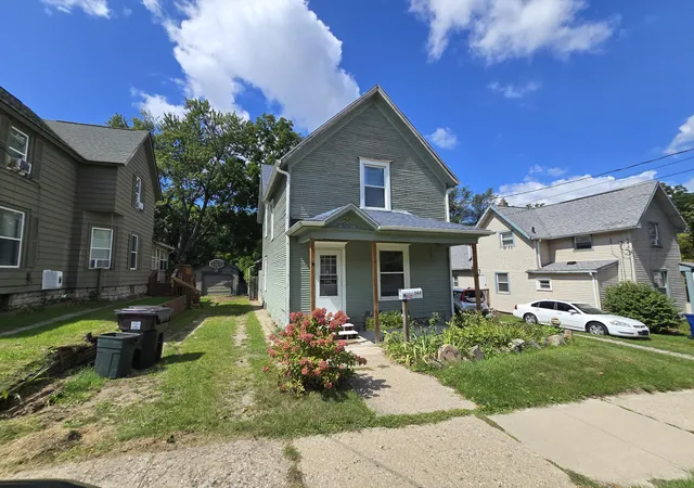 Photo 2 of Single family home for sale at 502 S Elm Ave, Jackson, MI 49203 | MLS# 55026047029 | Listing updated on 2026-09-03