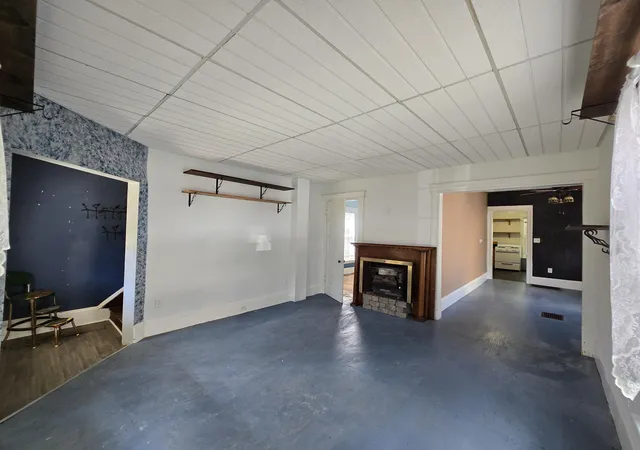 Photo 4 of Single family home for sale at 502 S Elm Ave, Jackson, MI 49203 | MLS# 55026047029 | Listing updated on 2026-09-03