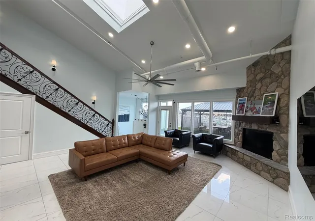 Photo 3 of Condo for sale at 43 Sea Ray Blvd #18, Harrison Township, MI 48045 | MLS# 20261071270 | Listing updated on 2026-10-16