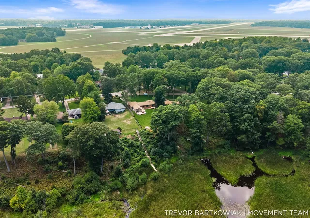 Photo 4 of Single family home for sale at 4166 Highgate Rd, Norton Shores, MI 49441 | MLS# 71026047030 | Listing updated on 2026-09-03