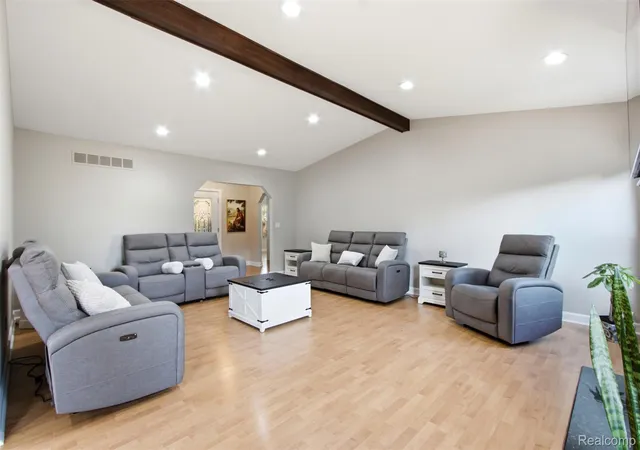 Photo 4 of Single family home for sale at 4944 Peekskill Dr, Sterling Heights, MI 48310 | MLS# 20261071273 | Listing updated on 2026-09-05