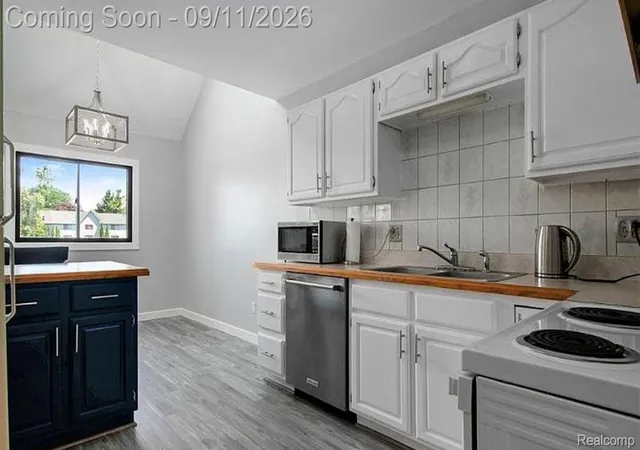Photo 3 of Condo for sale at 7171 Bluewater Dr, Clarkston, MI 48348 | MLS# 20261071278 | Listing updated on 2026-09-11