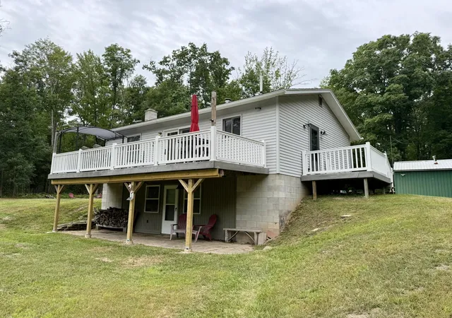 Photo 1 of Single family home for sale at 20705 Hoxeyville Rd, Wellston, MI 49689 | MLS# 67026047045 | Listing updated on 2026-09-21