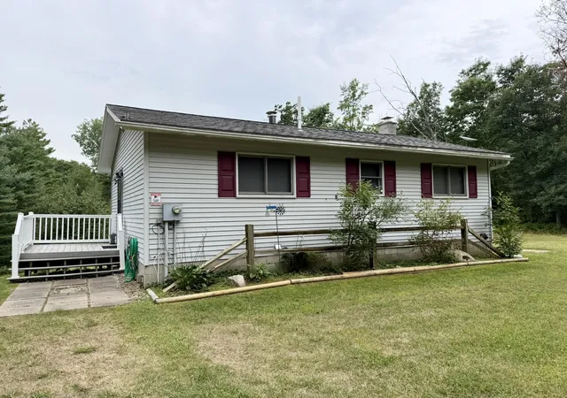 Photo 2 of Single family home for sale at 20705 Hoxeyville Rd, Wellston, MI 49689 | MLS# 67026047045 | Listing updated on 2026-09-21