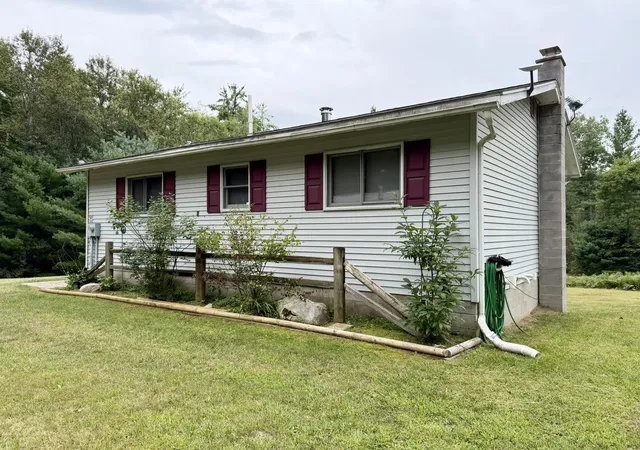 Photo 3 of Single family home for sale at 20705 Hoxeyville Rd, Wellston, MI 49689 | MLS# 67026047045 | Listing updated on 2026-09-21