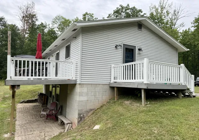 Photo 3 of Single family home for sale at 20705 Hoxeyville Rd, Wellston, MI 49689 | MLS# 67026047045 | Listing updated on 2026-09-21
