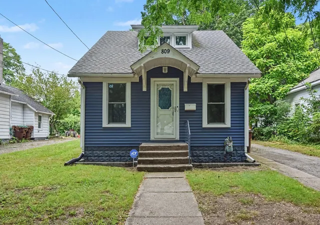 Photo 2 of Single family home for sale at 809 Hall St, Albion, MI 49224 | MLS# 66026047044 | Listing updated on 2026-09-03