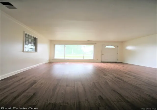 Photo 2 of Single family home for sale at 12750 Albany St, Oak Park, MI 48237 | MLS# 20261071291 | Listing updated on 2026-09-04