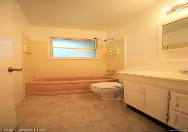 Photo 10 of Single family home for sale at 12750 Albany St, Oak Park, MI 48237 | MLS# 20261071291 | Listing updated on 2026-10-16