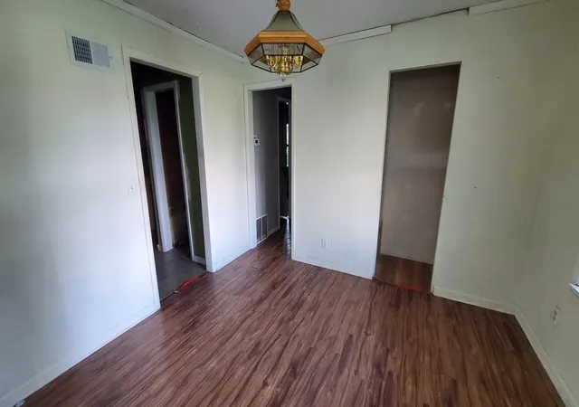Photo 3 of Single family home for sale at 5131 Grand River Dr Ne, Grand Rapids, MI 49525 | MLS# 65026047051 | Listing updated on 2026-09-04