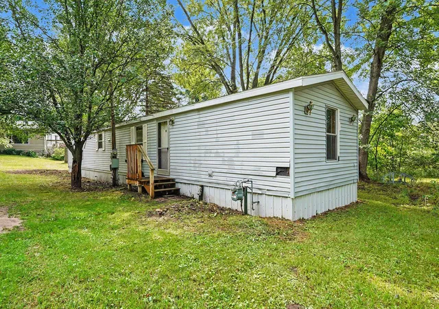 Photo 3 of Single family home for sale at 18481 12 Mile Rd, Big Rapids, MI 49307 | MLS# 65026047055 | Listing updated on 2026-09-16