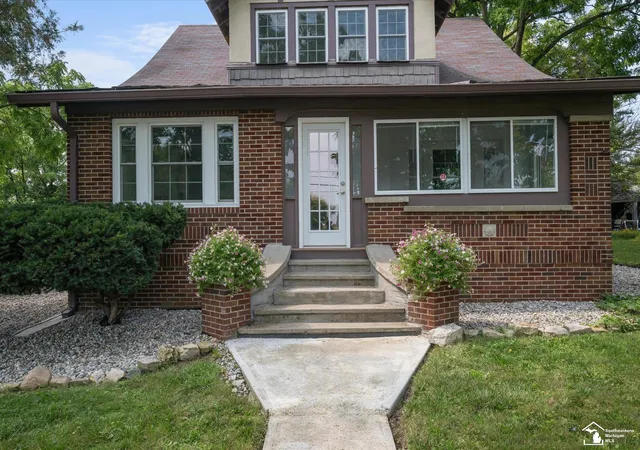 Photo 4 of Single family home for sale at 8293 Memorial Hwy, Ottawa Lake, MI 49267 | MLS# 57050220797 | Listing updated on 2026-09-17
