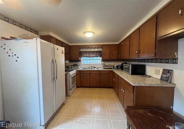 Photo 3 of Single family home for sale at 6327 Houghton St, Cass City, MI 48726 | MLS# 20261071299 | Listing updated on 2026-09-17