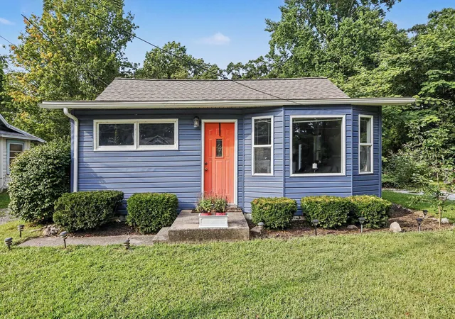 Photo 2 of Single family home for sale at 1114 Bell Ave, New Buffalo, MI 49117 | MLS# 69026047061 | Listing updated on 2026-09-10
