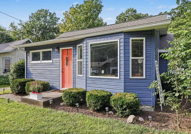Photo 3 of Single family home for sale at 1114 Bell Ave, New Buffalo, MI 49117 | MLS# 69026047061 | Listing updated on 2026-09-10