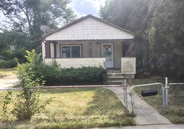 Photo 1 of Single family home for sale at 20890 Ridgemont Rd, Harper Woods, MI 48225 | MLS# 20261071304 | Listing updated on 2026-10-04