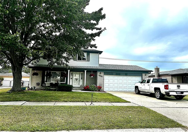Photo 1 of Sale Pending at 27366 Oakcrest Dr, Brownstown Twp, MI 48183 | MLS# 20261071308 | Listing updated on 2026-09-11