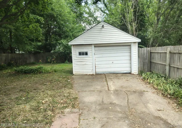 Photo 3 of Single family home for sale at 19131 Elkhart St, Harper Woods, MI 48225 | MLS# 20261071309 | Listing updated on 2026-10-06