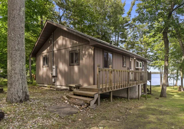 Photo 4 of Single family home for sale at 8028 Ash Ave, Honor, MI 49640 | MLS# 78080073231 | Listing updated on 2026-09-15