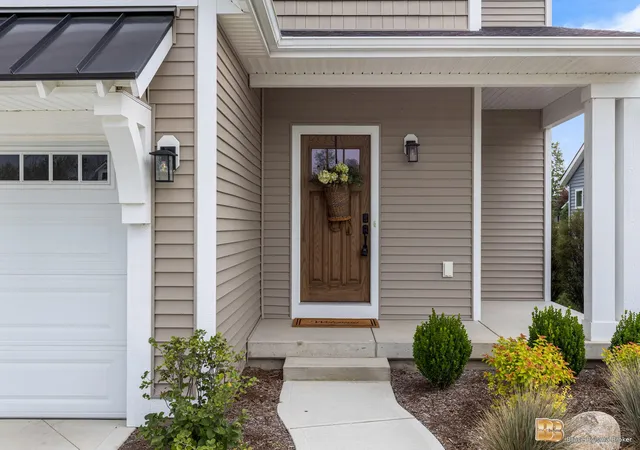 Photo 3 of Single family home for sale at 10892 Verdant Dr, Allendale, MI 49401 | MLS# 65026047070 | Listing updated on 2026-09-10