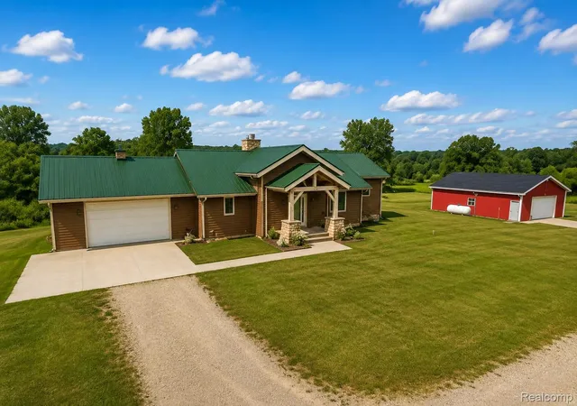 Photo 1 of Sale Pending at 7542 Newberry Rd, Durand, MI 48429 | MLS# 20261071312 | Listing updated on 2026-09-17