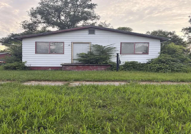 Photo 1 of Single family home for sale at 545 South 10th St, Saginaw, MI 48601 | MLS# 61050220803 | Listing updated on 2026-09-04