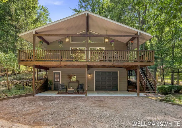Photo 2 of Single family home for sale at 2675 Chestnut Ln, Fennville, MI 49408 | MLS# 71026047071 | Listing updated on 2026-09-17