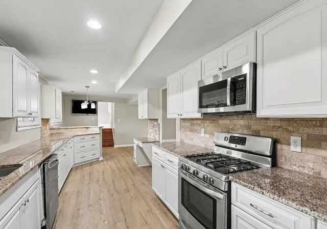 Photo 4 of Single family home for sale at 7436 Oak Bay Dr, White Lake, MI 48383 | MLS# 81026047073 | Listing updated on 2026-10-09