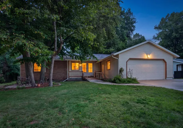 Photo 2 of Single family home for sale at 2217 Highlander Dr Se, Grand Rapids, MI 49508 | MLS# 65026047072 | Listing updated on 2026-09-14