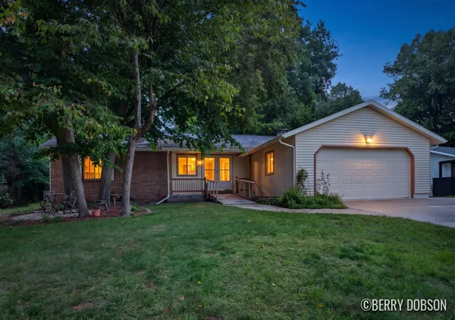 Photo 3 of Single family home for sale at 2217 Highlander Dr Se, Grand Rapids, MI 49508 | MLS# 65026047072 | Listing updated on 2026-09-14