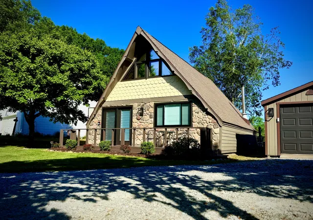 Photo 2 of Single family home for sale at 1864 N 24th Avenue, Mears, MI 49436 | MLS# 71026047074 | Listing updated on 2026-09-07