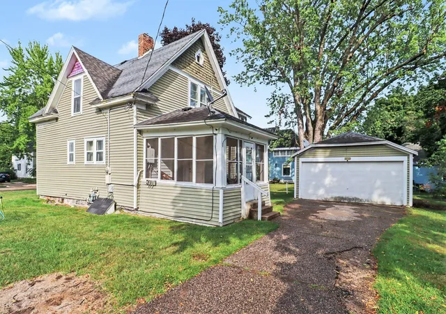 Photo 3 of Single family home for sale at 249 Mill St, Big Rapids, MI 49307 | MLS# 72026047085 | Listing updated on 2026-09-04