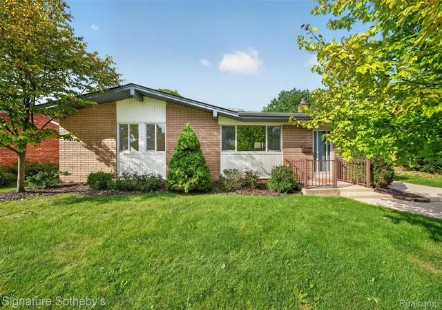 Single family home for sale at 2971 Briarcliff St, Ann Arbor, MI 48105 | MLS# 20261071325