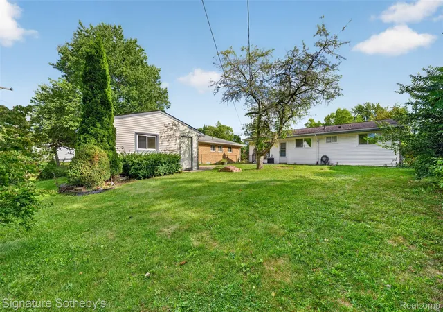 Photo 3 of Single family home for sale at 2971 Briarcliff St, Ann Arbor, MI 48105 | MLS# 20261071325 | Listing updated on 2026-09-09