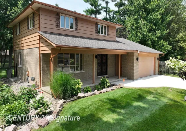 Photo 3 of Single family home for sale at 3175 Delevan Dr, Saginaw, MI 48603 | MLS# 61050220810 | Listing updated on 2026-09-04