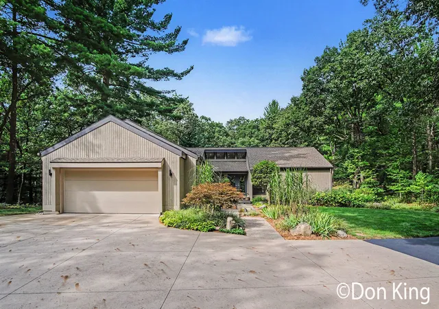 Photo 2 of Single family home for sale at 9020 Bailey Dr Ne, Ada, MI 49301 | MLS# 65026047095 | Listing updated on 2026-09-11