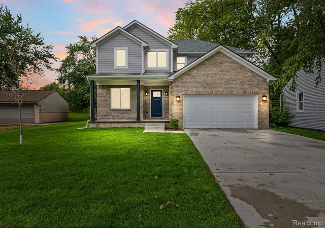 Photo 1 of Single family home for sale at 29827 Gloria St, Saint Clair Shores, MI 48082 | MLS# 20261071331 | Listing updated on 2026-09-14