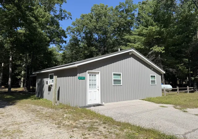 Photo 3 of Single family home for sale at 9232 W 7 Mile Rd, Elk Township Lake, MI 49644 | MLS# 67026047100 | Listing updated on 2026-09-21