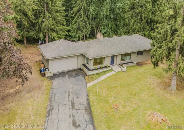 Photo 1 of Land for sale at 1519 Groton Rd, Bloomfield Hills, MI 48302 | MLS# 20261071337 | Listing updated on 2026-09-10