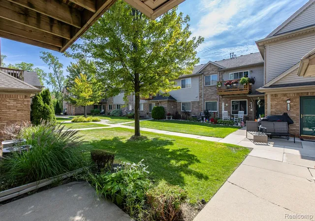 Photo 3 of Condo for sale at 2154 Frazho Rd, Warren, MI 48091 | MLS# 20261071339 | Listing updated on 2026-09-18