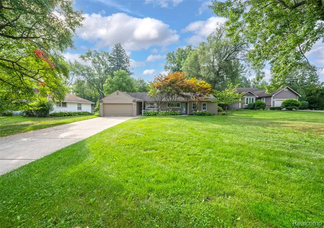 Photo 3 of Single family home for sale at 2329 Rutherford Rd, Bloomfield Hills, MI 48302 | MLS# 20261071340 | Listing updated on 2026-09-05