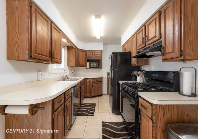 Photo 3 of Single family home for sale at 913 Stinson Dr, Saginaw, MI 48604 | MLS# 61050220820 | Listing updated on 2026-09-04