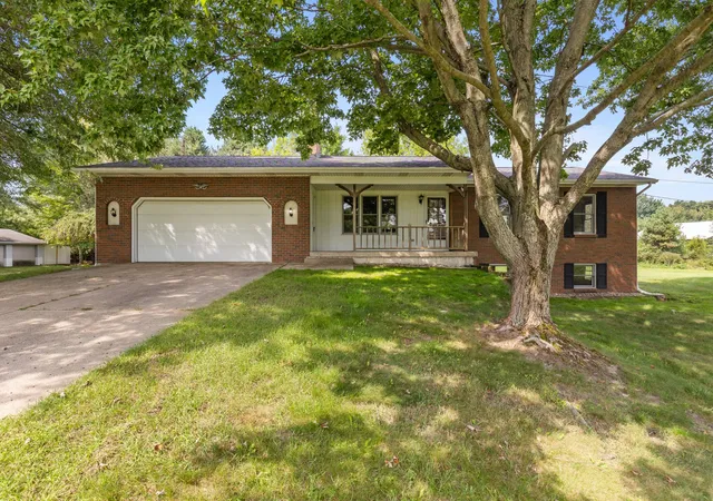 Photo 1 of Sale Pending at 8125 Hanna Lake Ave Se, Caledonia, MI 49316 | MLS# 65026047106 | Listing updated on 2026-09-13