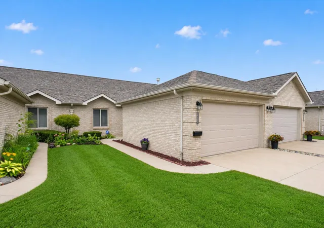 Condo for sale at 35251 Silver Maple Dr, Clinton Township, MI 48035 | MLS# 81026047115