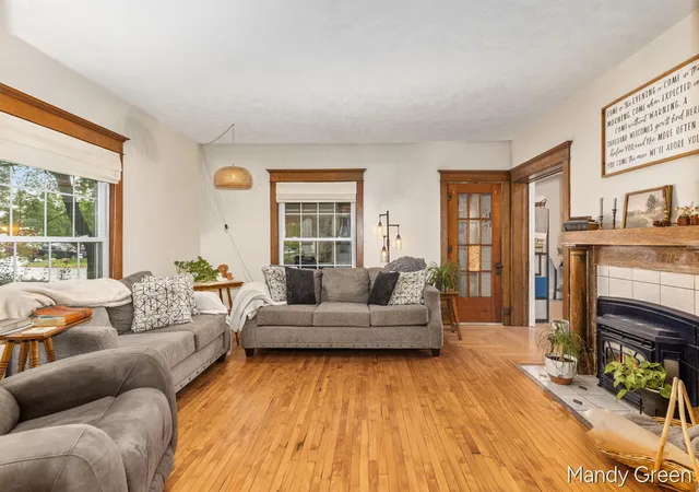 Photo 3 of Single family home for sale at 118 S 2nd Street, Carson City, MI 48811 | MLS# 65026047110 | Listing updated on 2026-10-05