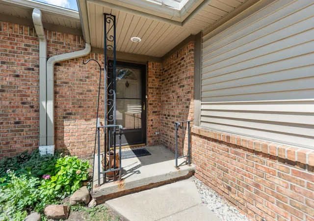 Photo 3 of Condo for sale at 908 Moore Dr, Chelsea, MI 48118 | MLS# 81026047120 | Listing updated on 2026-09-04