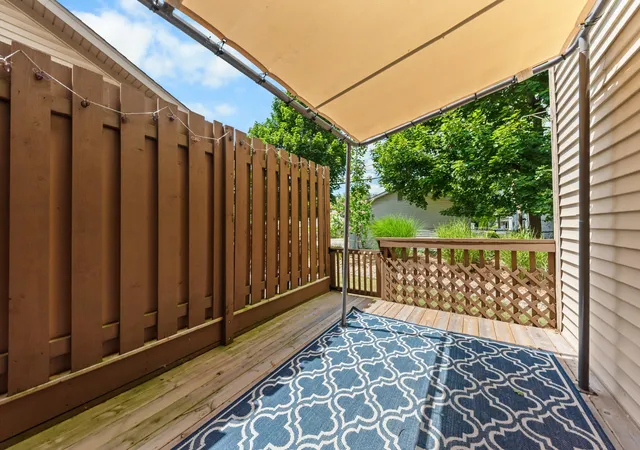 Listing Photo 4 - Condo for sale in building located at 908 Moore Dr, Chelsea, MI 48118-1354